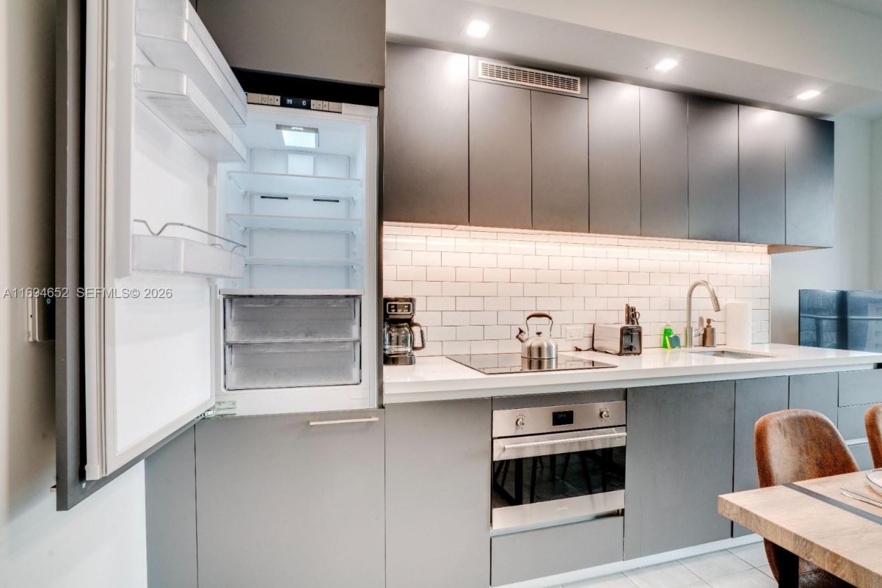 227 NE 2nd St, Unit 1705, Miami, FL 33132 Photo