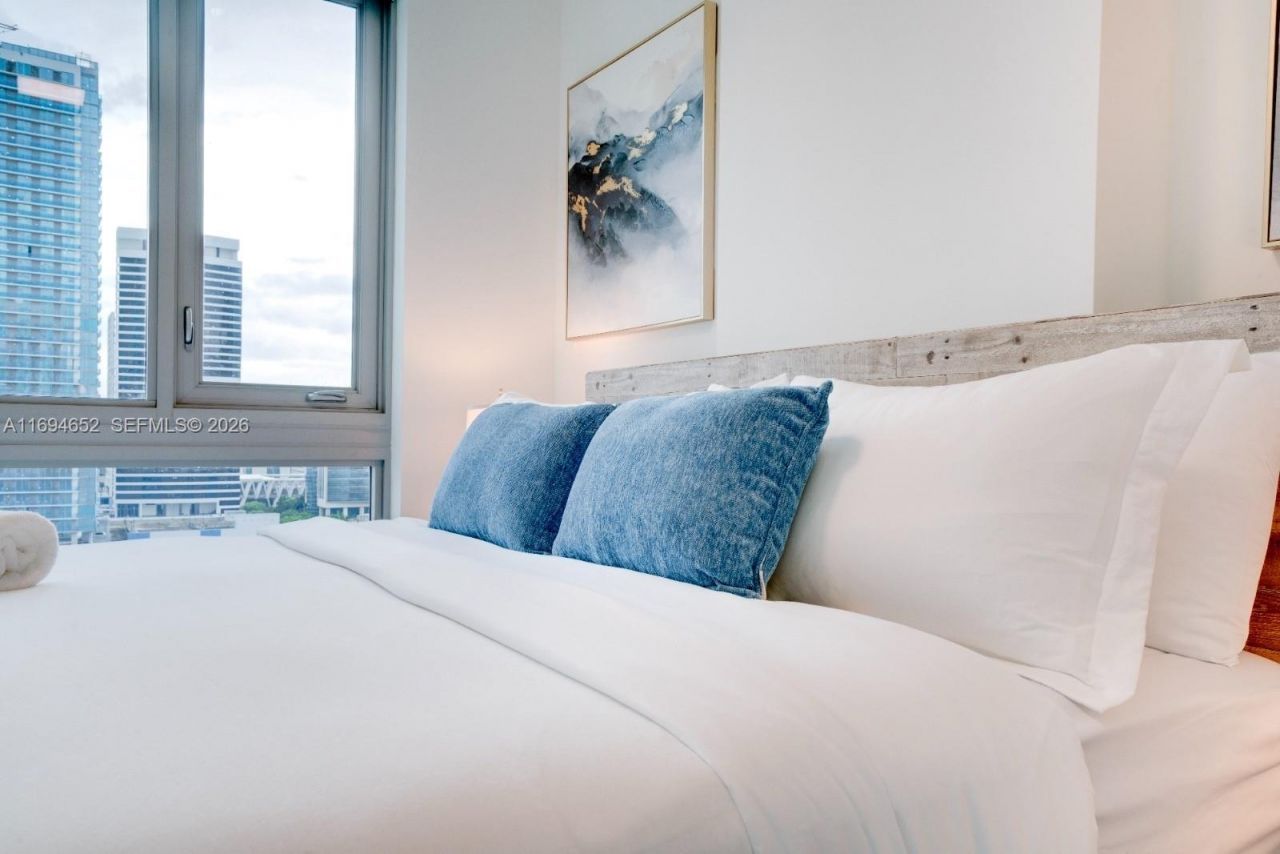 227 NE 2nd St, Unit 1705, Miami, FL 33132 Photo