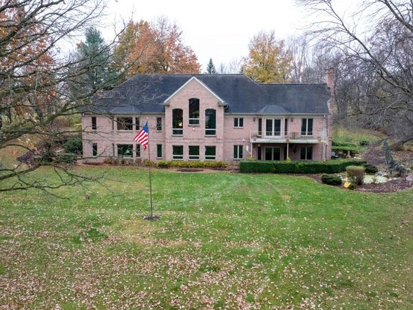 17619 Grandview Drive, Sterling, IL 61081