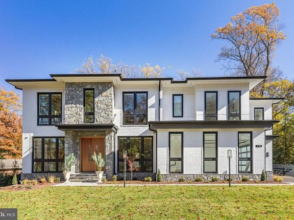 725 LAWTON STREET, MCLEAN, VA 22101