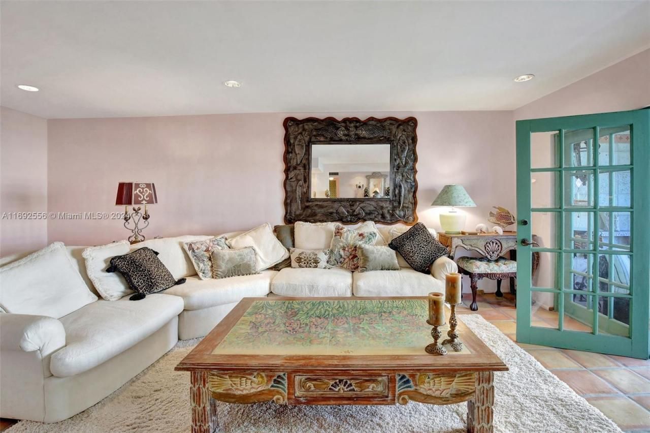 450 Paradise Isle Blvd, Unit 307 & 308, Hallandale Beach, FL 33009 Photo