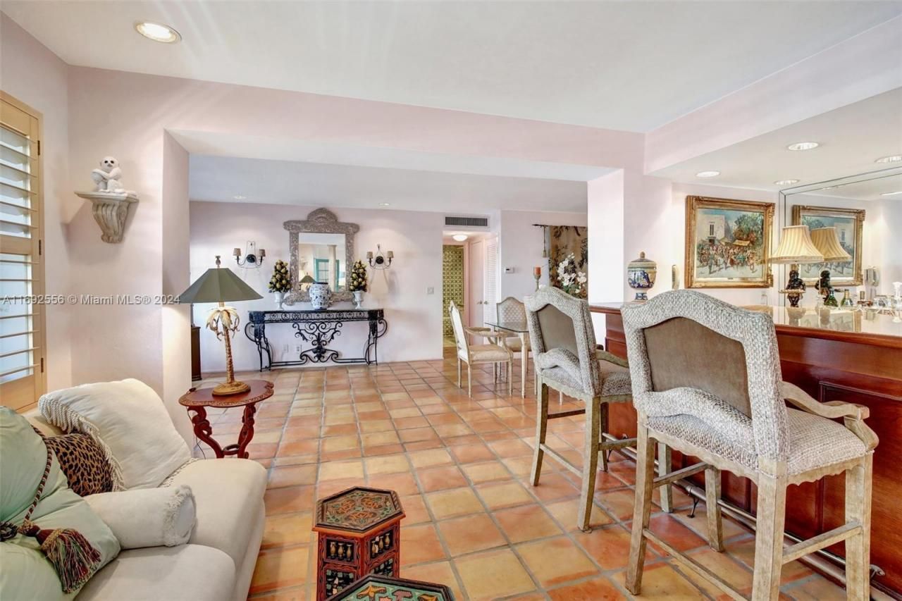 450 Paradise Isle Blvd, Unit 307 & 308, Hallandale Beach, FL 33009 Photo