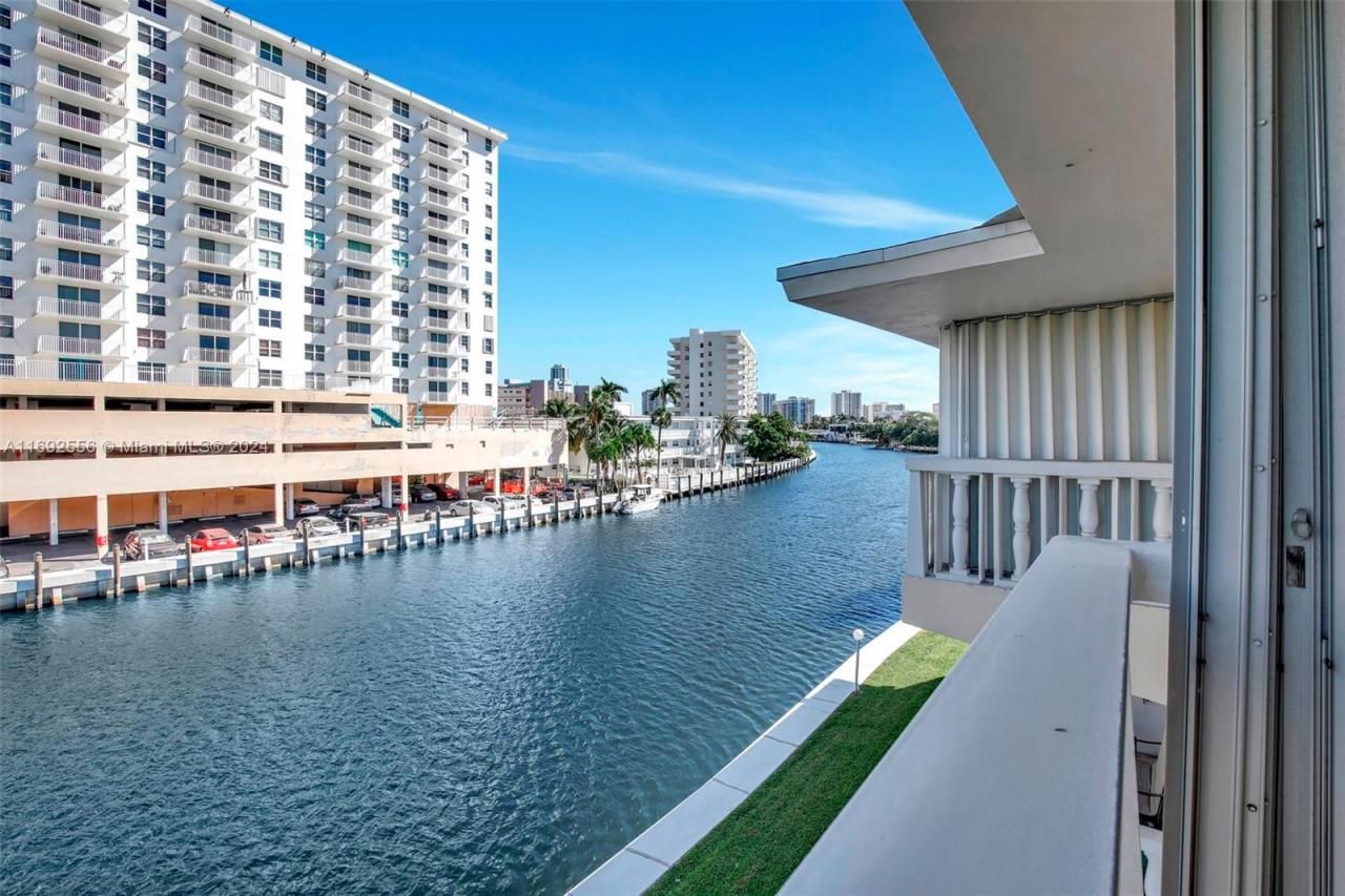 450 Paradise Isle Blvd, Unit 307 & 308, Hallandale Beach, FL 33009 Photo