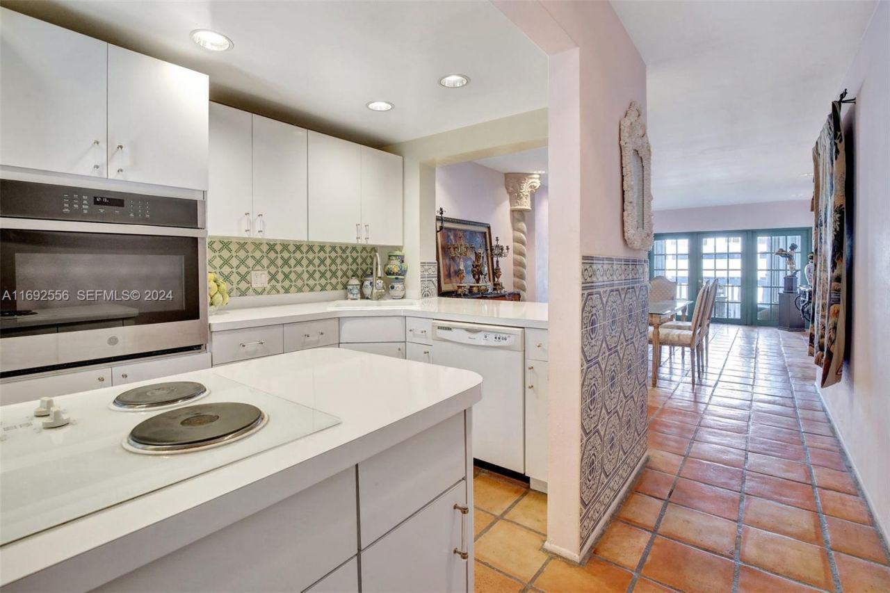 450 Paradise Isle Blvd, Unit 307 & 308, Hallandale Beach, FL 33009 Photo