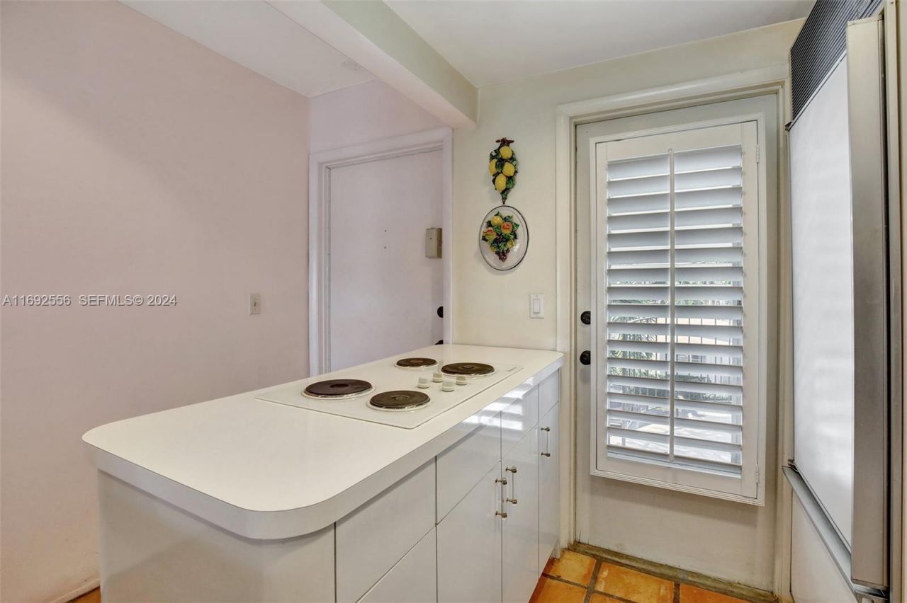 450 Paradise Isle Blvd, Unit 307 & 308, Hallandale Beach, FL 33009 Photo