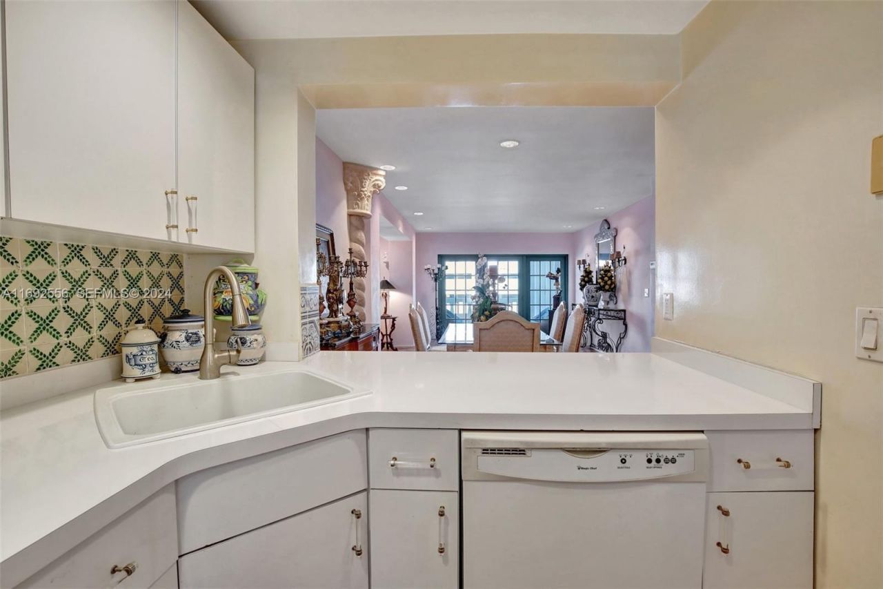 450 Paradise Isle Blvd, Unit 307 & 308, Hallandale Beach, FL 33009 Photo