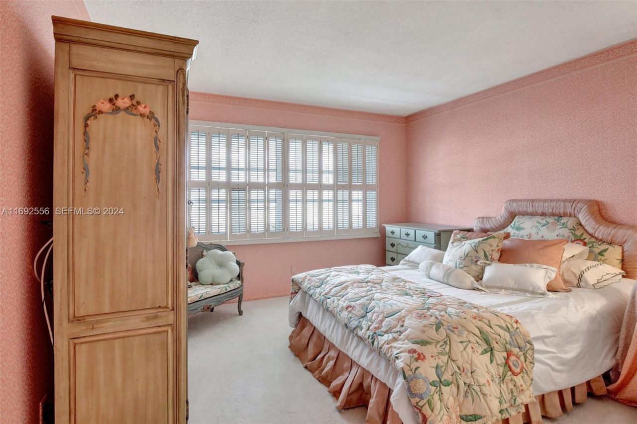 450 Paradise Isle Blvd, Unit 307 & 308, Hallandale Beach, FL 33009 Photo