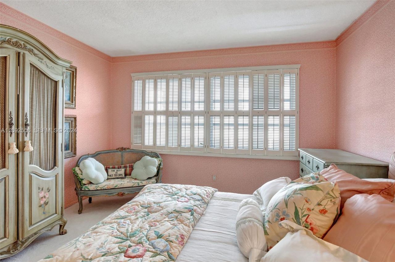 450 Paradise Isle Blvd, Unit 307 & 308, Hallandale Beach, FL 33009 Photo
