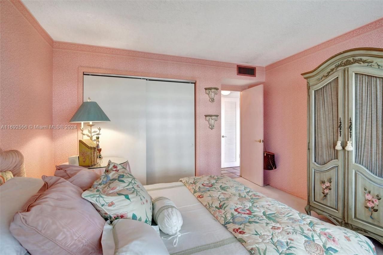 450 Paradise Isle Blvd, Unit 307 & 308, Hallandale Beach, FL 33009 Photo