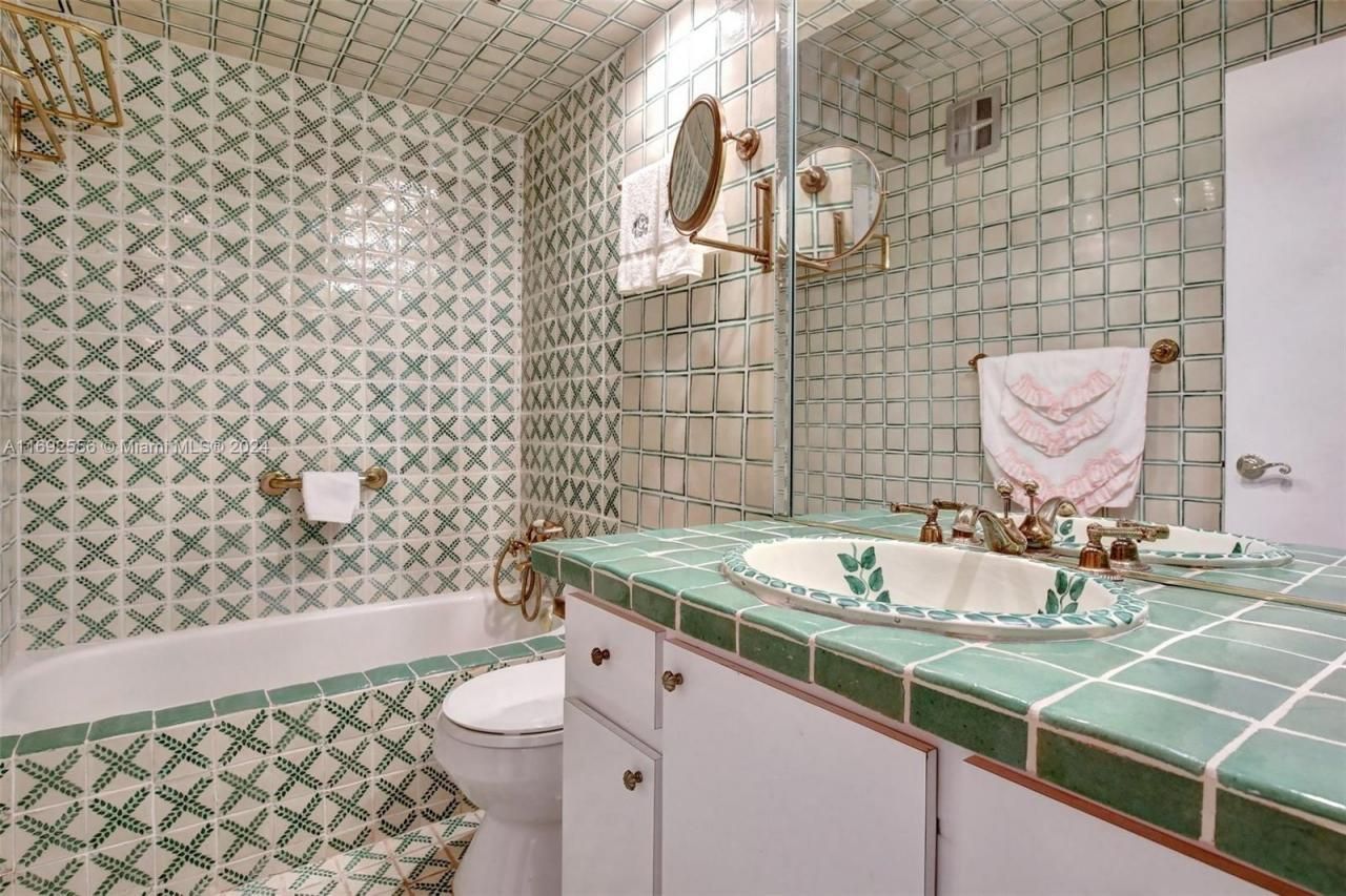 450 Paradise Isle Blvd, Unit 307 & 308, Hallandale Beach, FL 33009 Photo