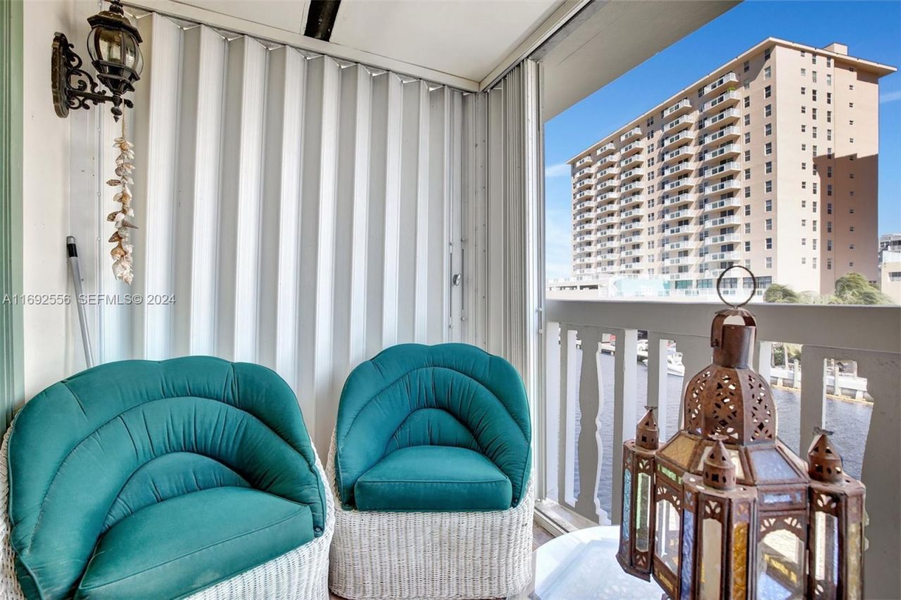 450 Paradise Isle Blvd, Unit 307 & 308, Hallandale Beach, FL 33009 Photo