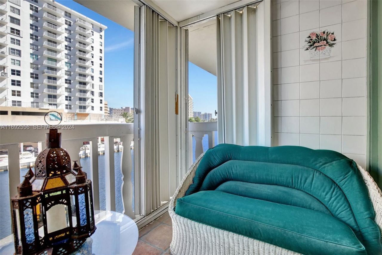 450 Paradise Isle Blvd, Unit 307 & 308, Hallandale Beach, FL 33009 Photo