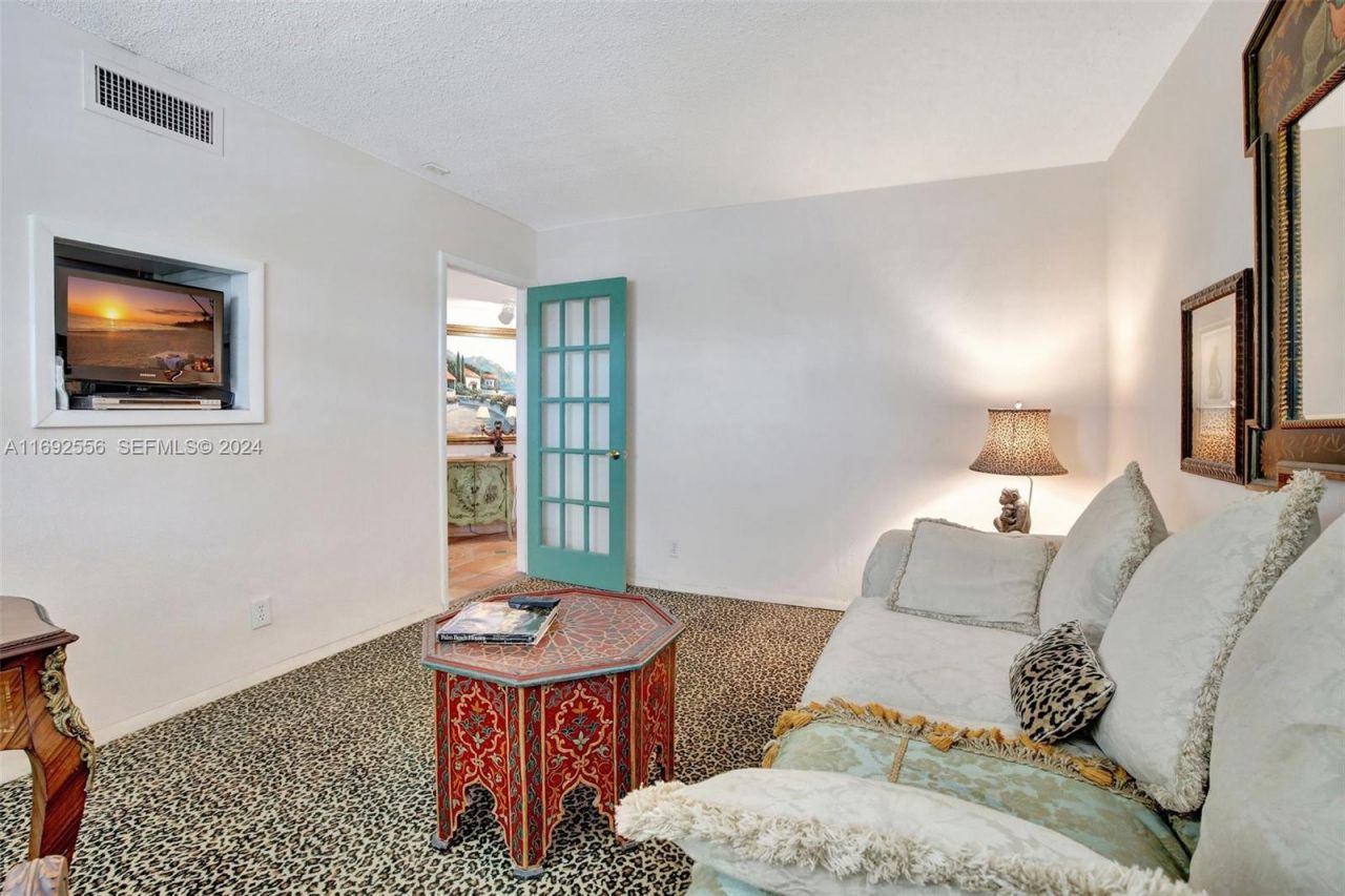 450 Paradise Isle Blvd, Unit 307 & 308, Hallandale Beach, FL 33009 Photo
