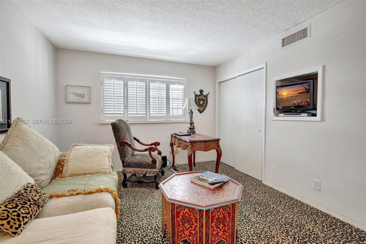 450 Paradise Isle Blvd, Unit 307 & 308, Hallandale Beach, FL 33009 Photo