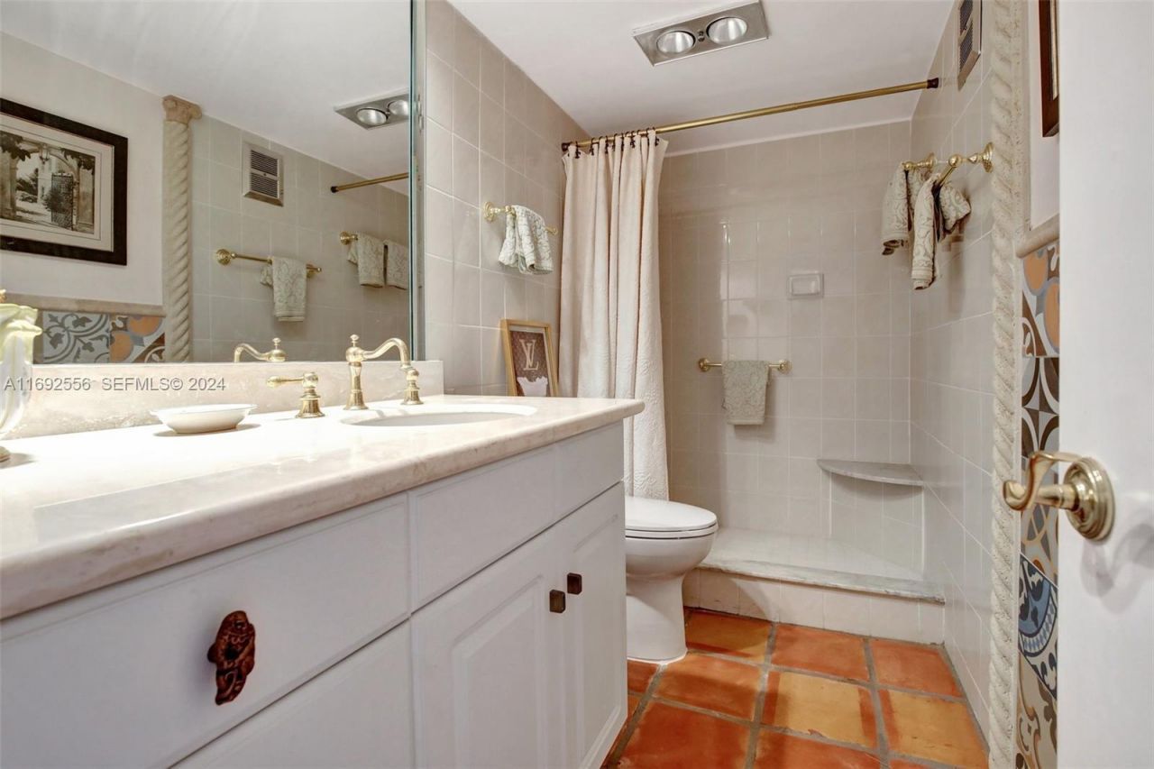 450 Paradise Isle Blvd, Unit 307 & 308, Hallandale Beach, FL 33009 Photo