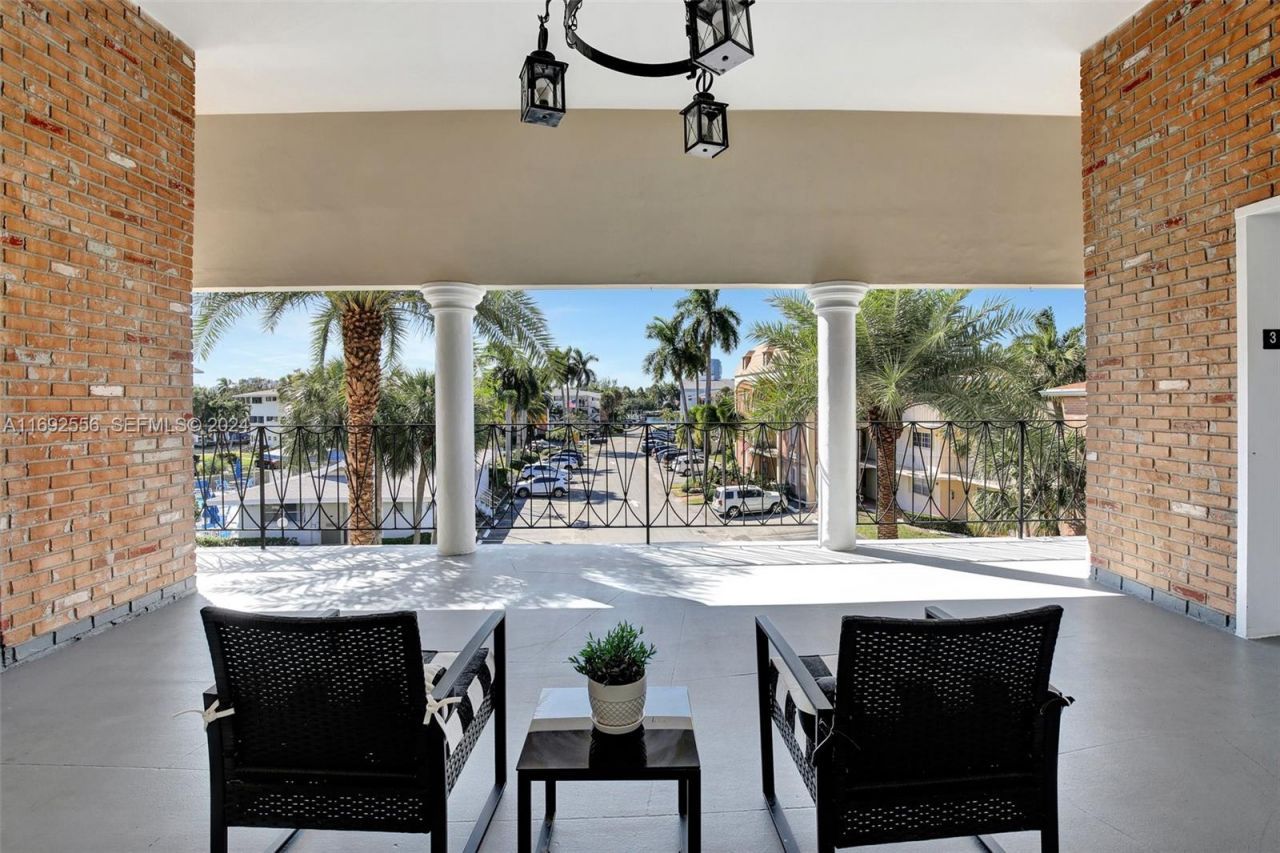 450 Paradise Isle Blvd, Unit 307 & 308, Hallandale Beach, FL 33009 Photo