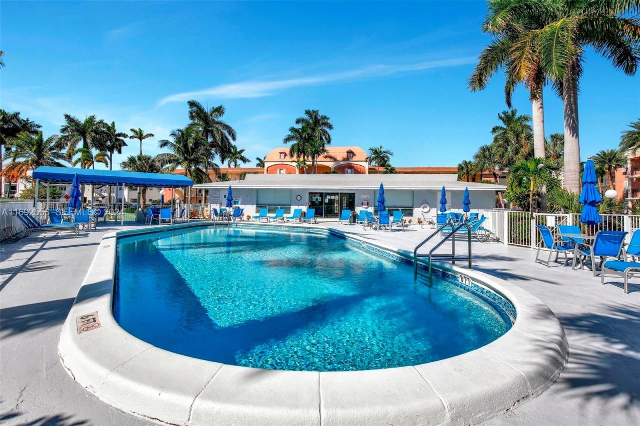 450 Paradise Isle Blvd, Unit 307 & 308, Hallandale Beach, FL 33009 Photo
