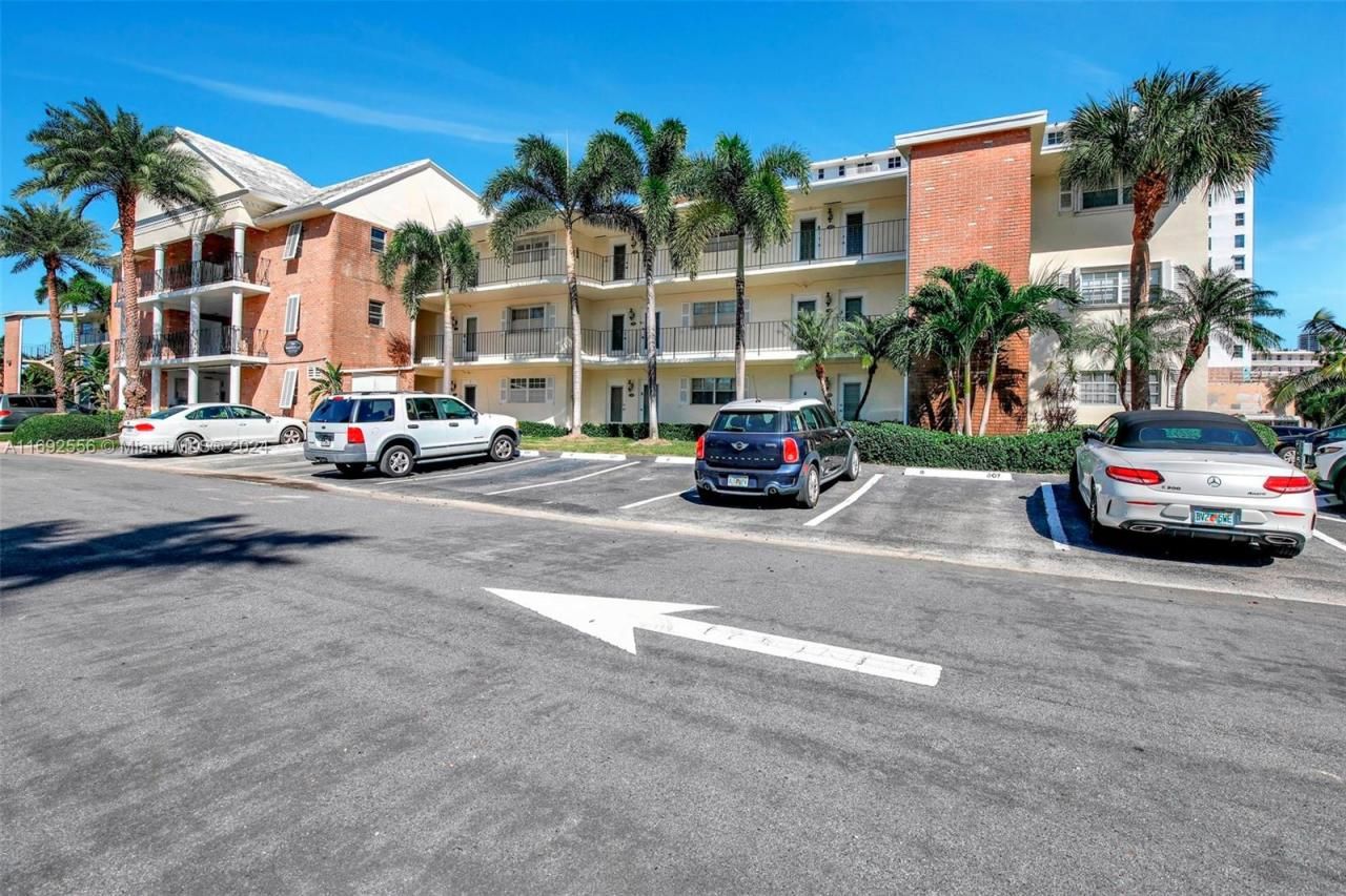 450 Paradise Isle Blvd, Unit 307 & 308, Hallandale Beach, FL 33009 Photo