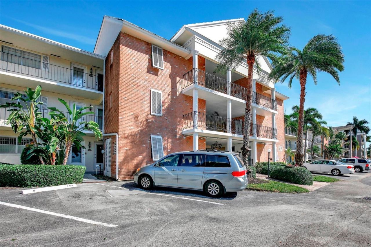 450 Paradise Isle Blvd, Unit 307 & 308, Hallandale Beach, FL 33009 Photo