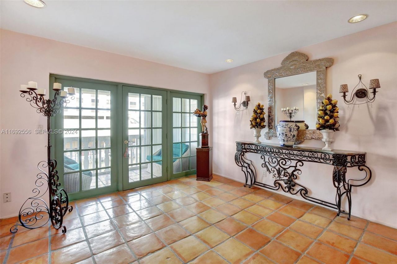 450 Paradise Isle Blvd, Unit 307 & 308, Hallandale Beach, FL 33009 Photo