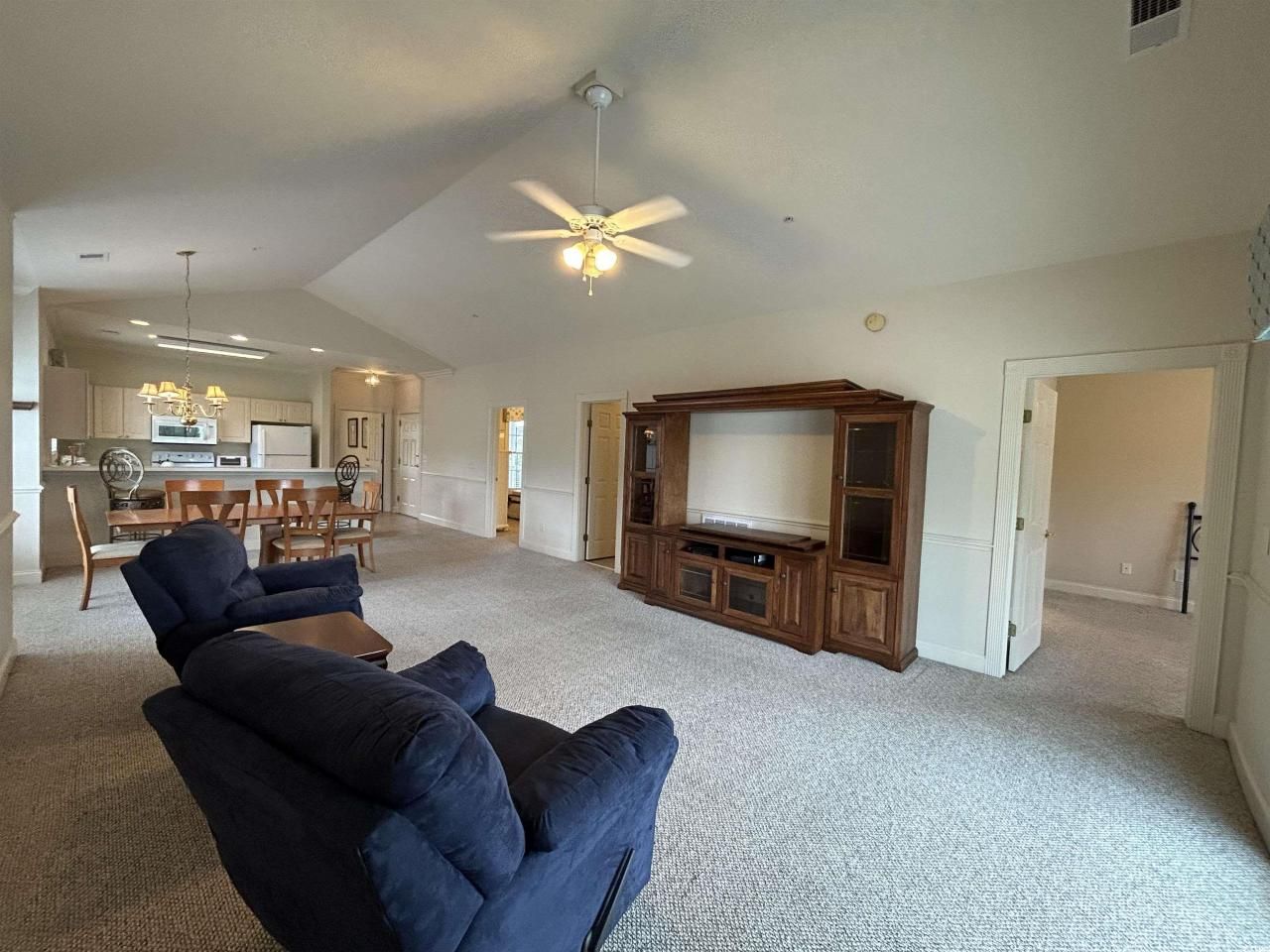 4893 Magnolia Pointe Ln. Photo 5