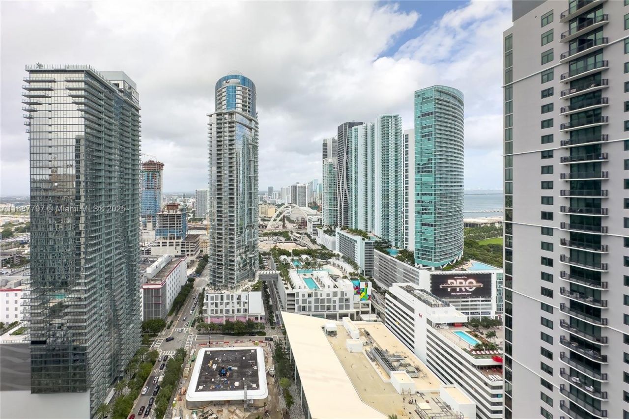 159 NE 6th St, Unit 3002, Miami, FL 33132 Photo
