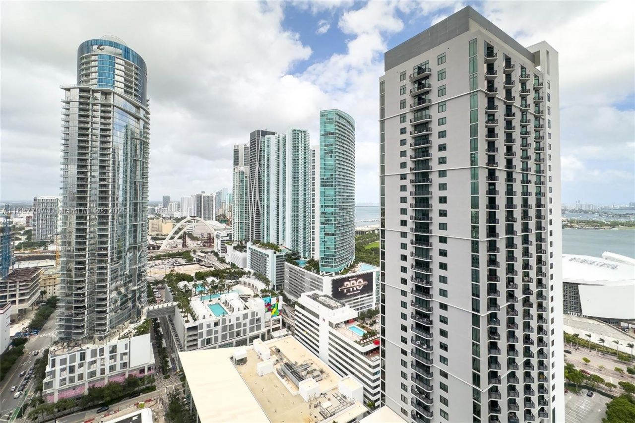 159 NE 6th St, Unit 3002, Miami, FL 33132 Photo