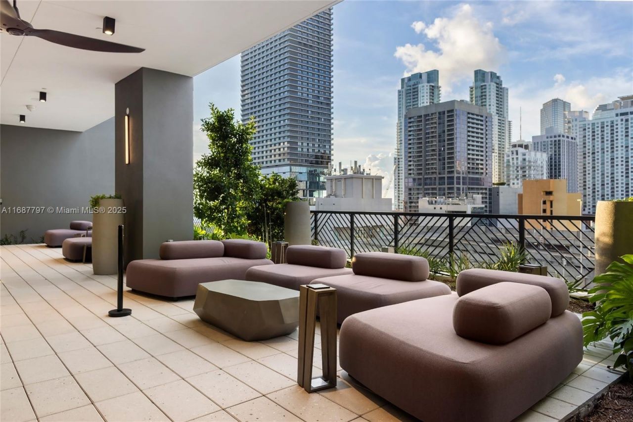 159 NE 6th St, Unit 3002, Miami, FL 33132 Photo