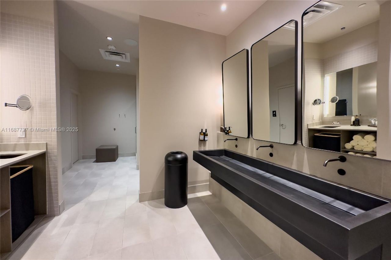 159 NE 6th St, Unit 3002, Miami, FL 33132 Photo