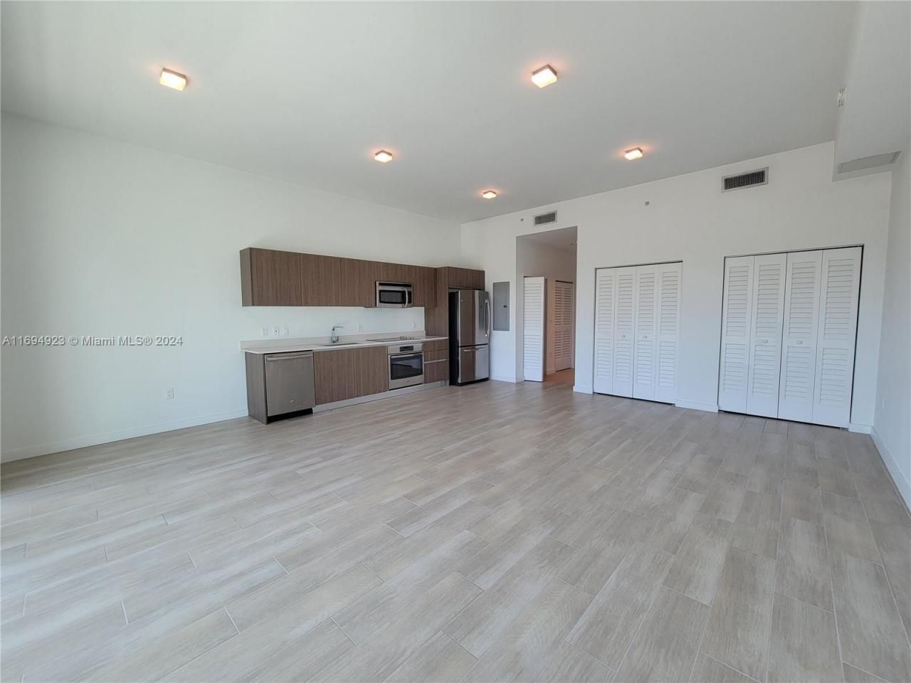 1600 SW 1 Ave, Unit 411, Miami, FL 33129 Photo