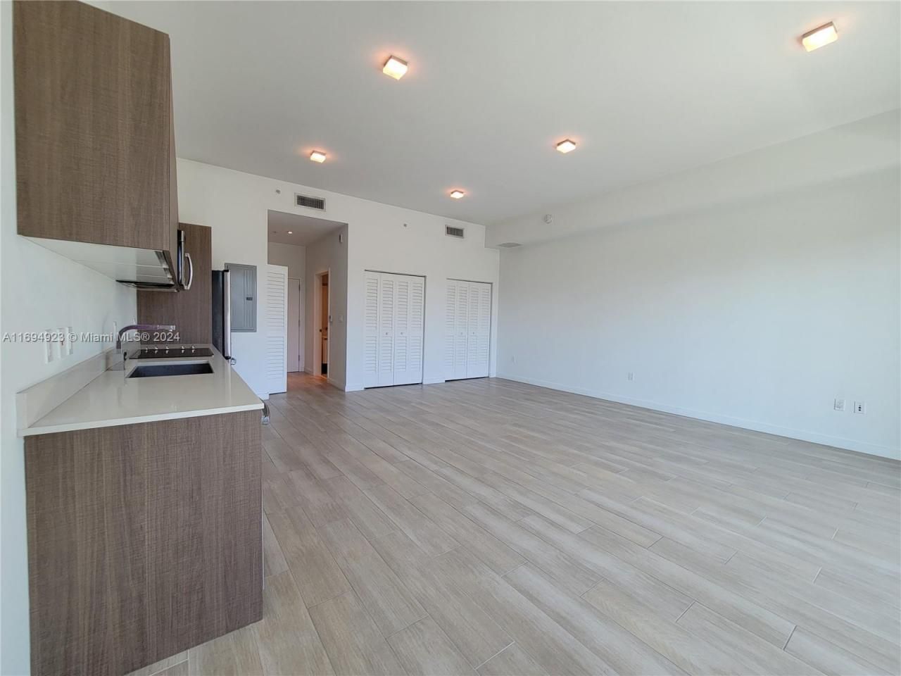 1600 SW 1 Ave, Unit 411, Miami, FL 33129 Photo