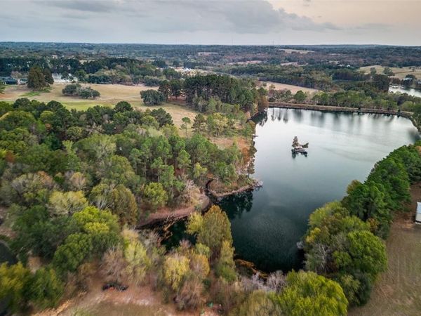 6700 Valley View Drive, Athens, TX 75752