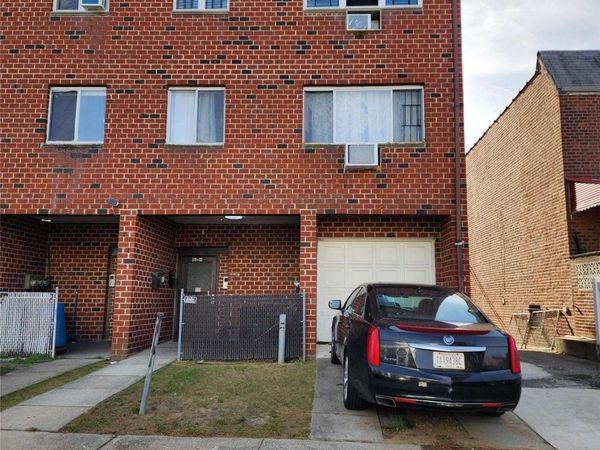 153-44 77 Avenue, Flushing, NY 11367