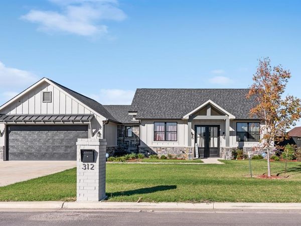 312 James Street, Mabank, TX 75147
