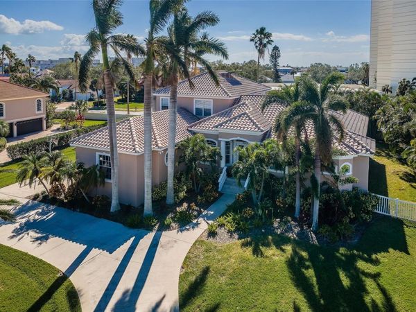 5944 BAY DRIVE S, GULFPORT, FL 33707