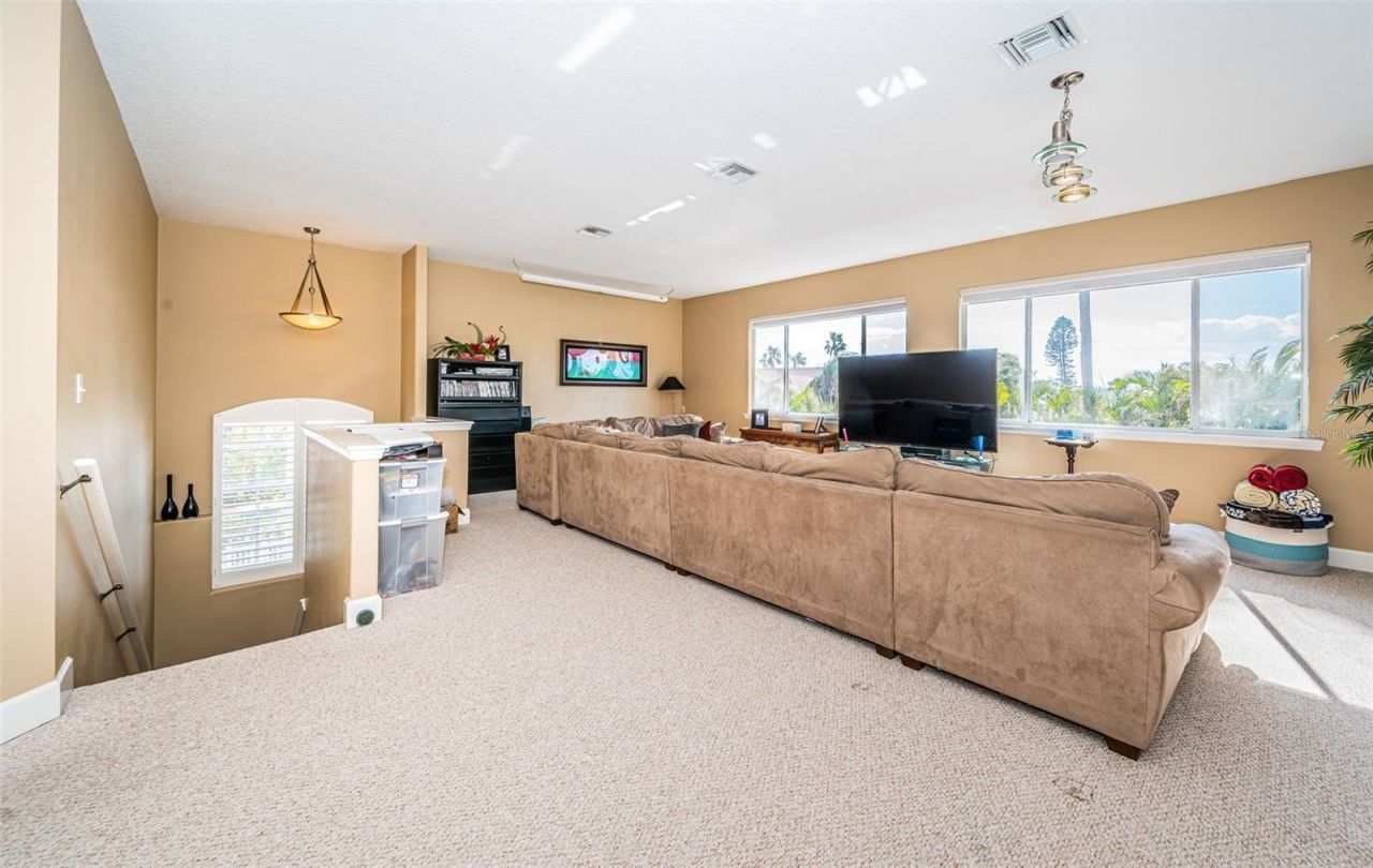 5944 Bay Drive S, Gulfport, FL 33707 Photo