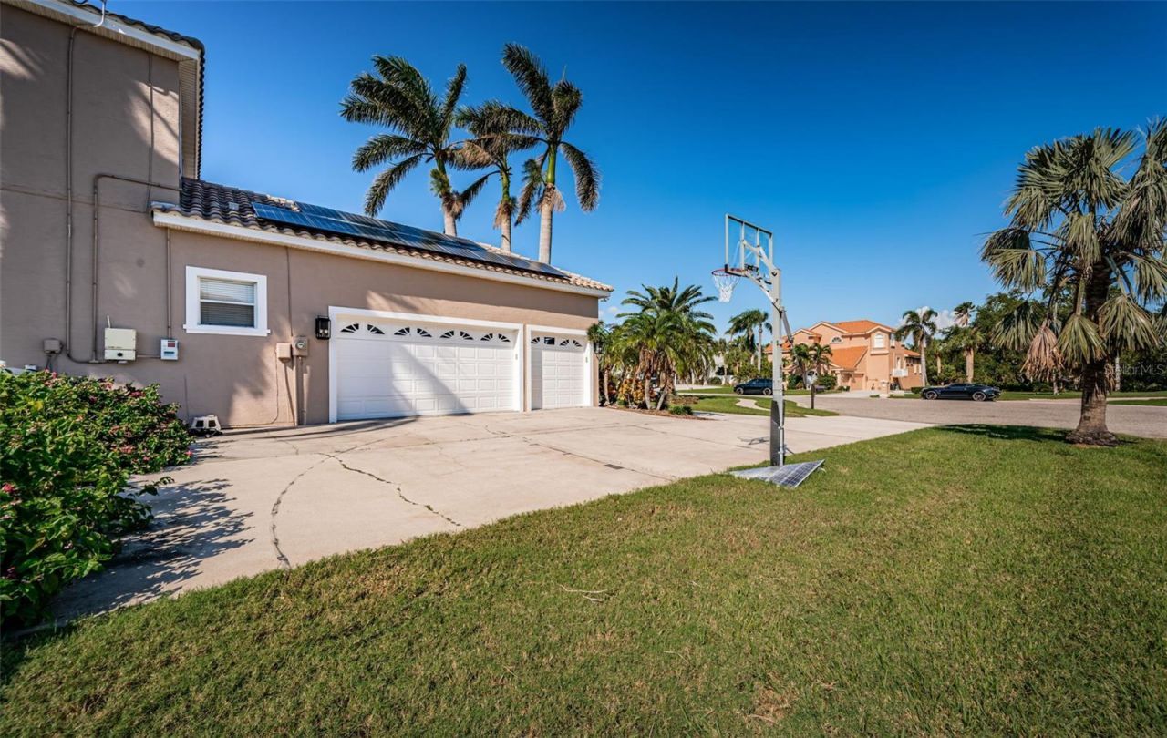 5944 Bay Drive S, Gulfport, FL 33707 Photo