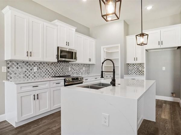 4913 Wichita Street, Granbury, TX 76048