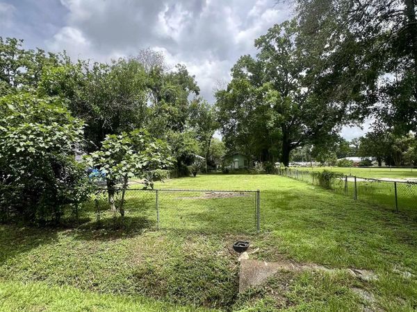502 E Caldwell Dr, Gonzales, LA 70737