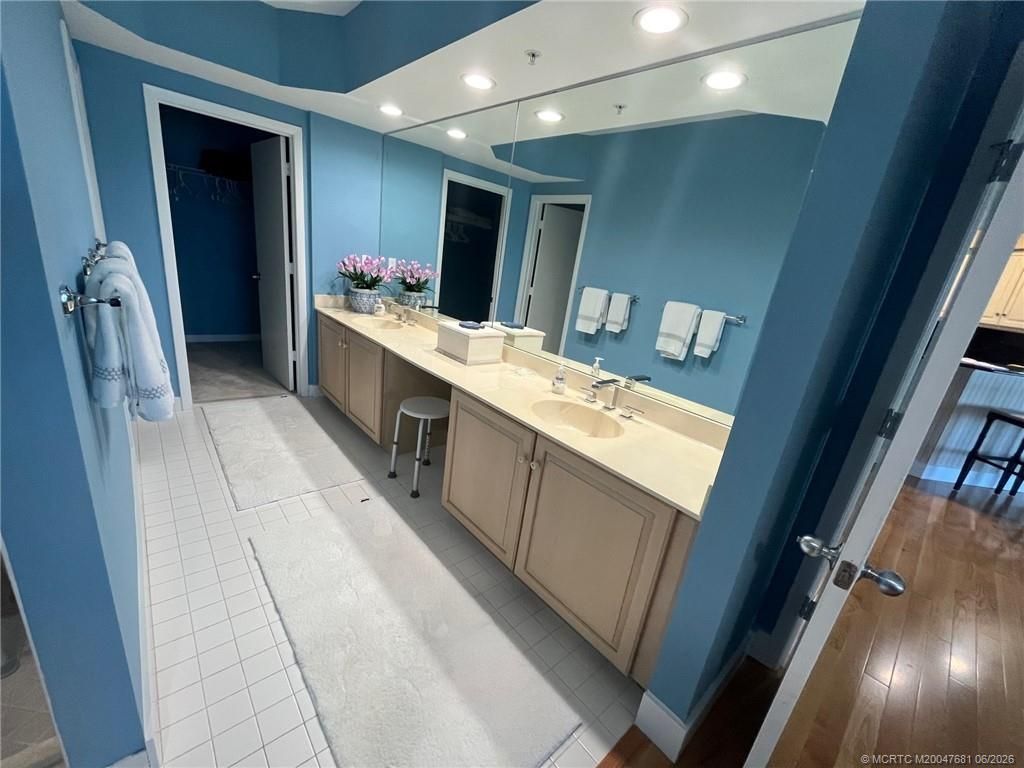 579 NE Plantation Road, Unit 301-N, Stuart, FL 34996 Photo