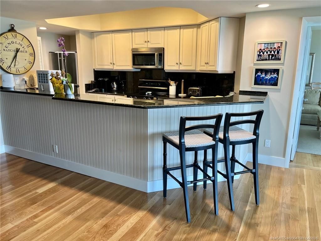 579 NE Plantation Road, Unit 301-N, Stuart, FL 34996 Photo