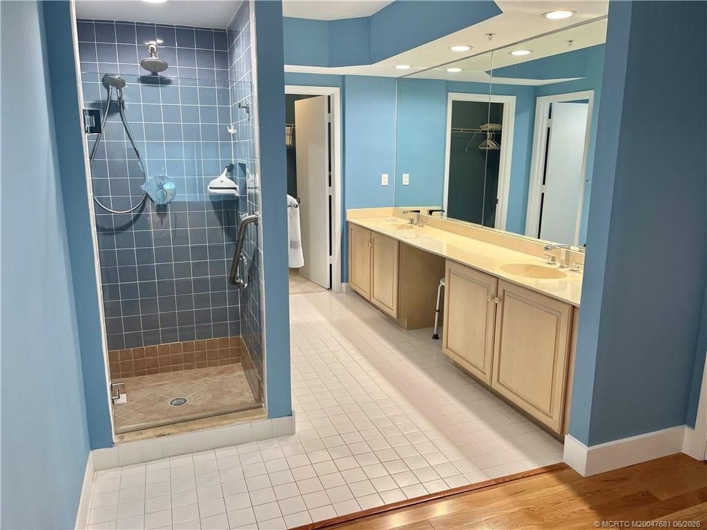 579 NE Plantation Road, Unit 301-N, Stuart, FL 34996 Photo