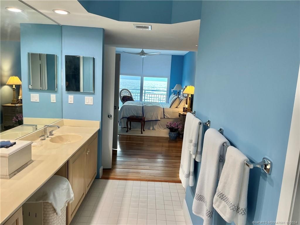 579 NE Plantation Road, Unit 301-N, Stuart, FL 34996 Photo