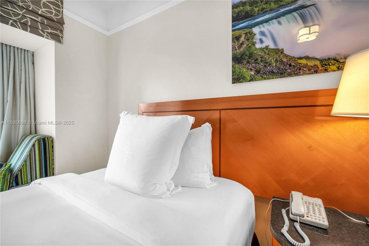 1435 Brickell Ave, Unit 3012, Miami, FL 33131 Photo