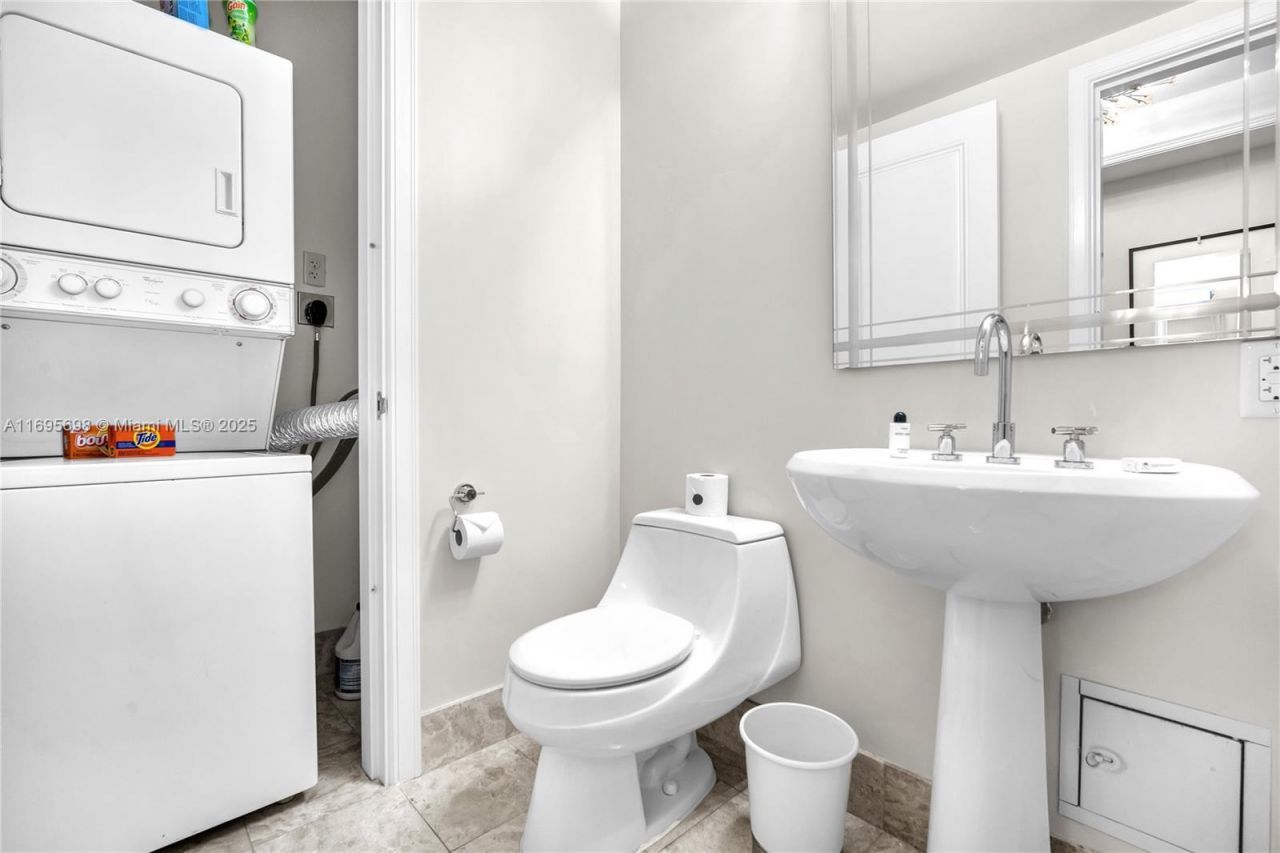 1435 Brickell Ave, Unit 3012, Miami, FL 33131 Photo