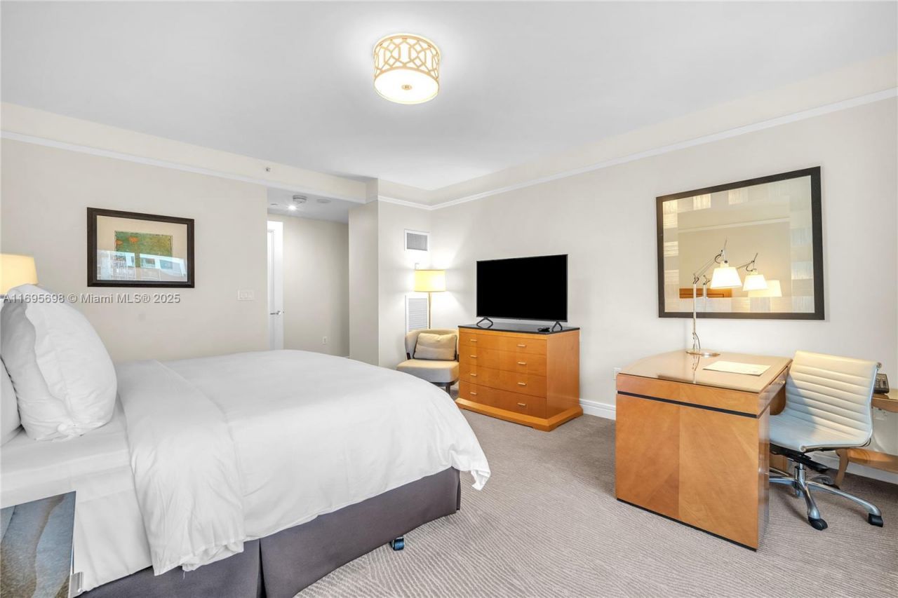 1435 Brickell Ave, Unit 3012, Miami, FL 33131 Photo