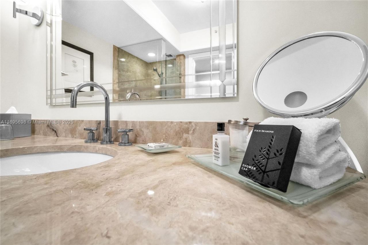 1435 Brickell Ave, Unit 3012, Miami, FL 33131 Photo