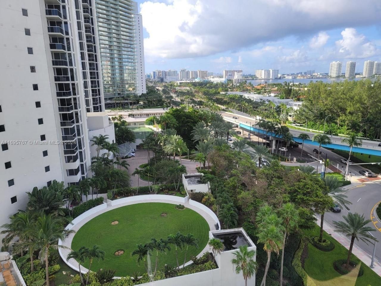 19201 Collins Ave, Unit 1044, Sunny Isles Beach, FL 33160 Photo