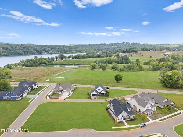 650 Red Fox Run, Loudon, TN 37774
