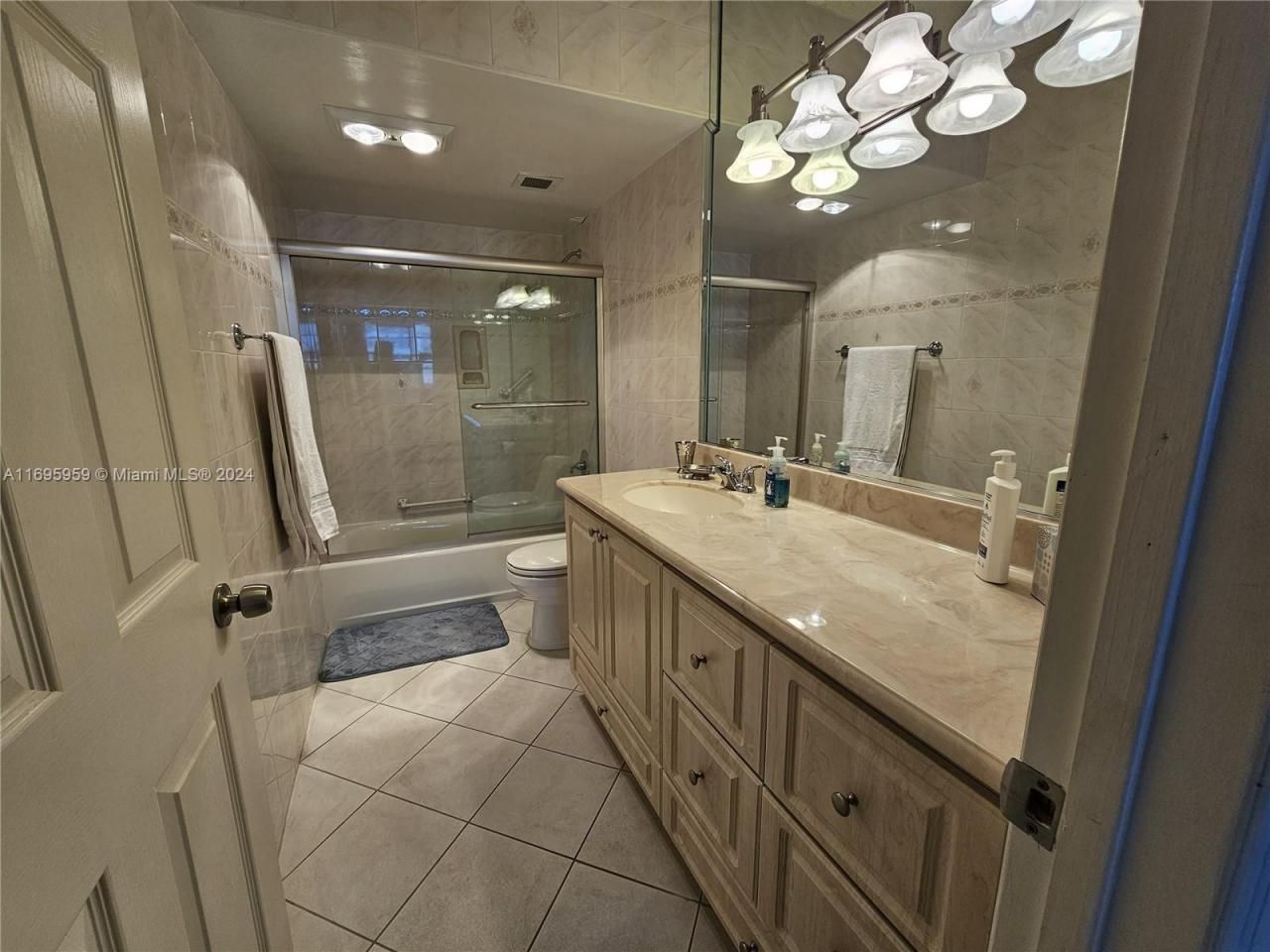 1980 S Ocean Dr, Unit 6J, Hallandale Beach, FL 33009 Photo